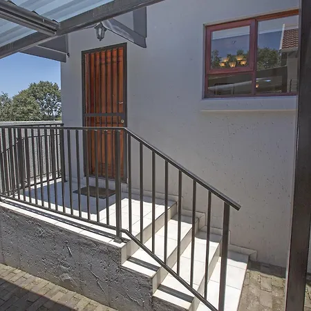 Spacious Garden Cottage Johannesburg Exterior photo